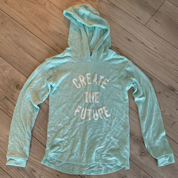 Nice light hoodie green too short for me 😭 - Picture 6 of 6